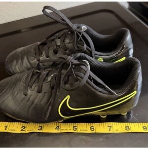 Nike Youth Black Soccer cleats. Size 1Y